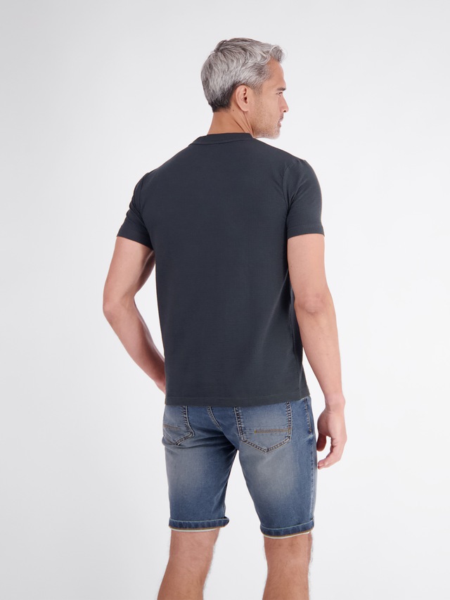 LERROS T-Shirt »T-Shirt in softer Seersucker-Qualität mit bequemem O-Neck«