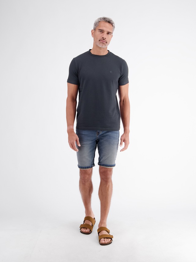 LERROS T-Shirt »T-Shirt in softer Seersucker-Qualität mit bequemem O-Neck«