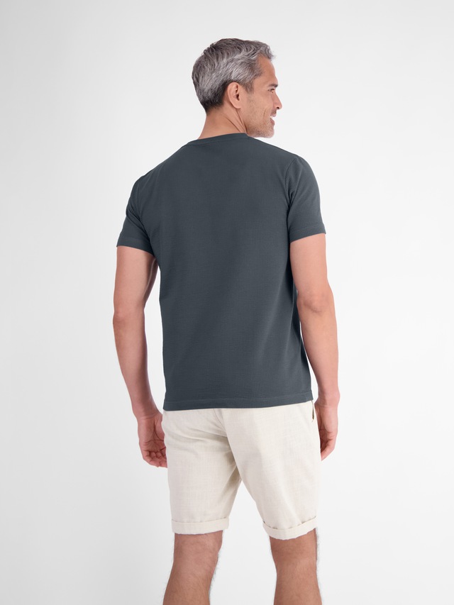 LERROS T-Shirt »T-Shirt in softer Seersucker-Qualität mit bequemem O-Neck«
