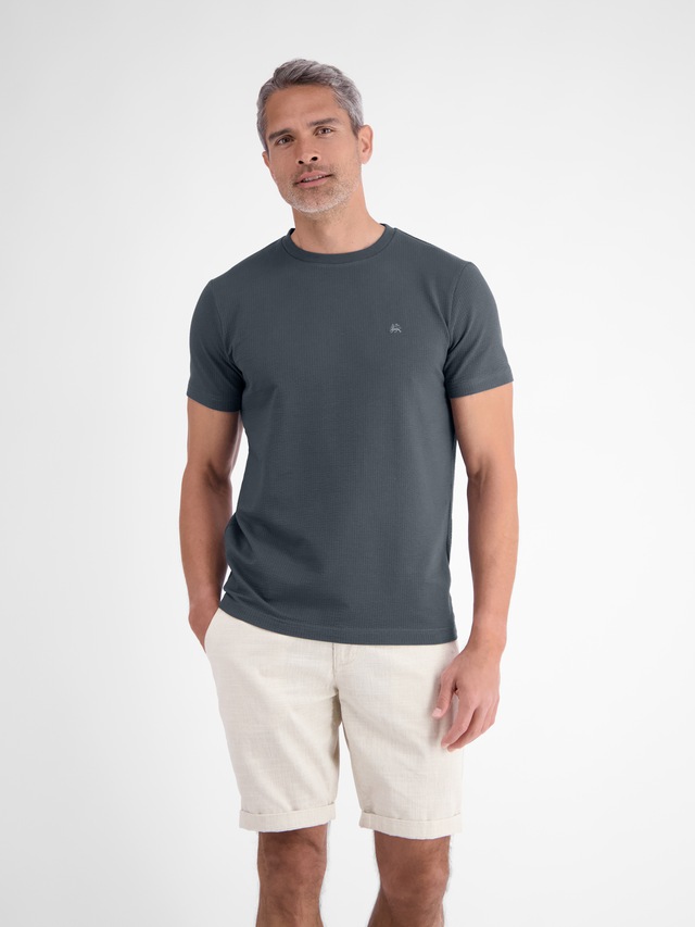 LERROS T-Shirt »T-Shirt in softer Seersucker-Qualität mit bequemem O-Neck«