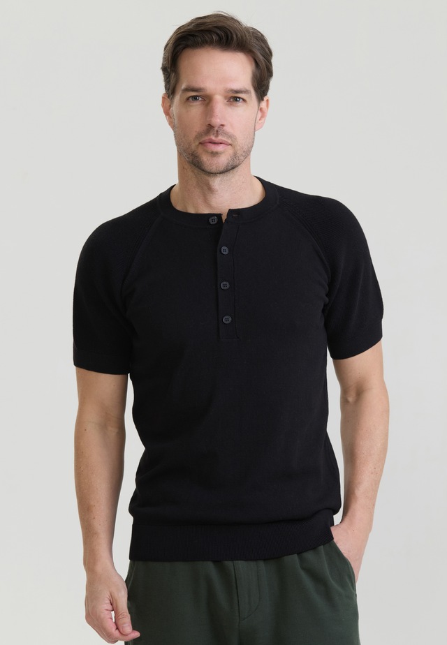 Felix Hardy T-Shirt »Basic-Strick-T-Shirt mit Rundhalsausschnitt und Knöpfen«