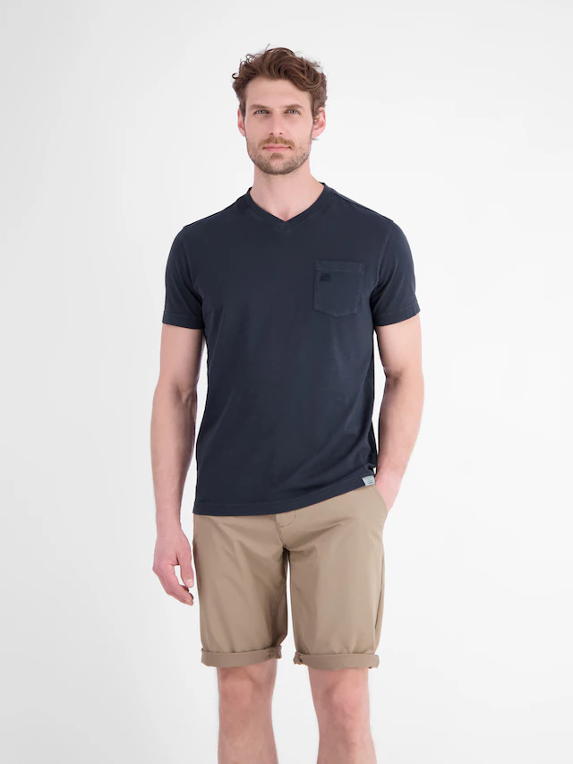 LERROS V-Shirt »T-Shirt mit sportlichem V-Ausschnitt aus reiner Baumwolle« LERROS V-Shirt »T-Shirt mit sportlichem V-Ausschnitt aus reiner Baumwolle«