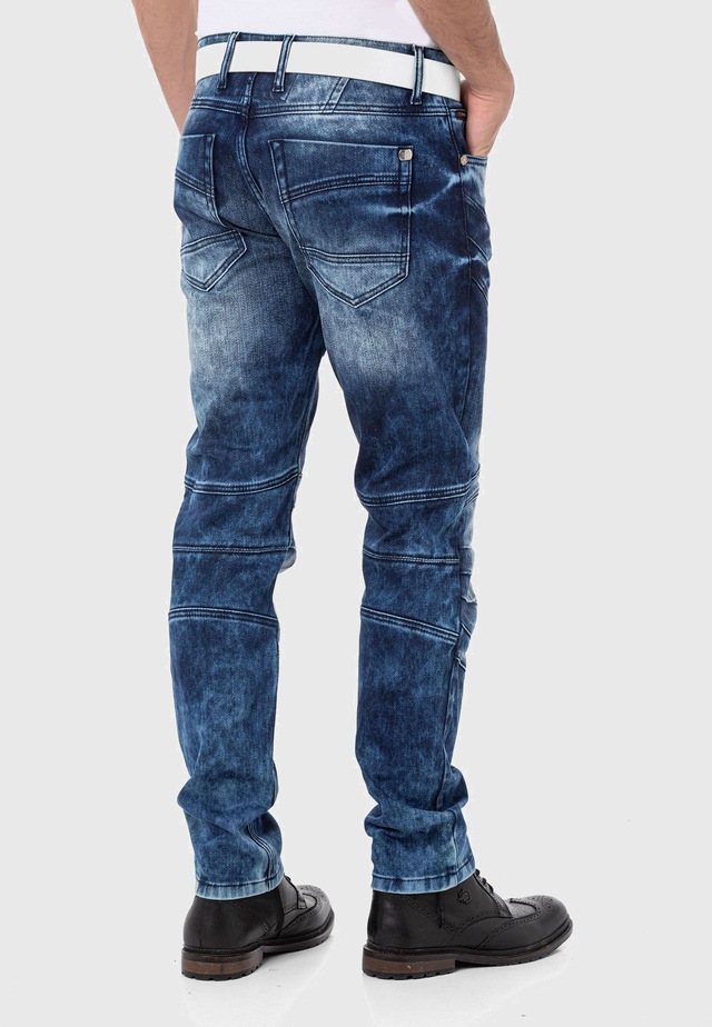Cipo & Baxx 5-Pocket-Jeans »CD876« mit stylischer Waschung