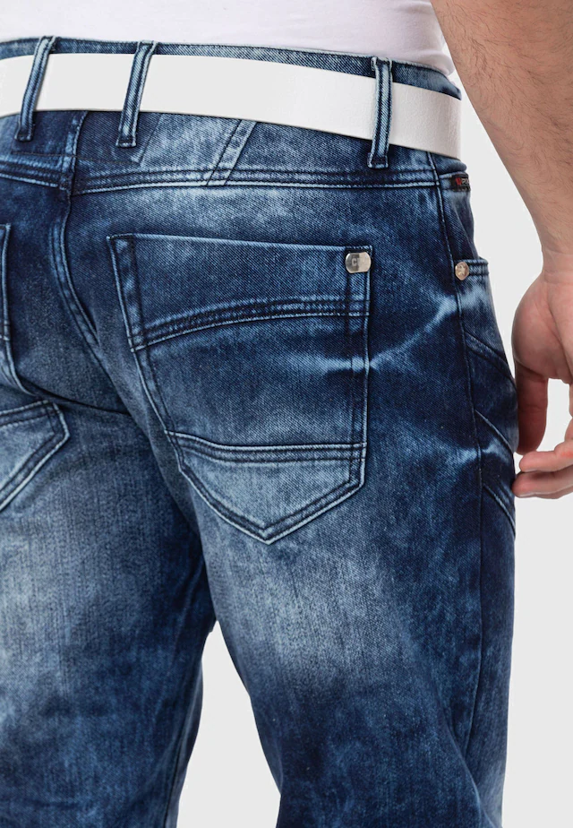 Cipo & Baxx 5-Pocket-Jeans »CD876« mit stylischer Waschung