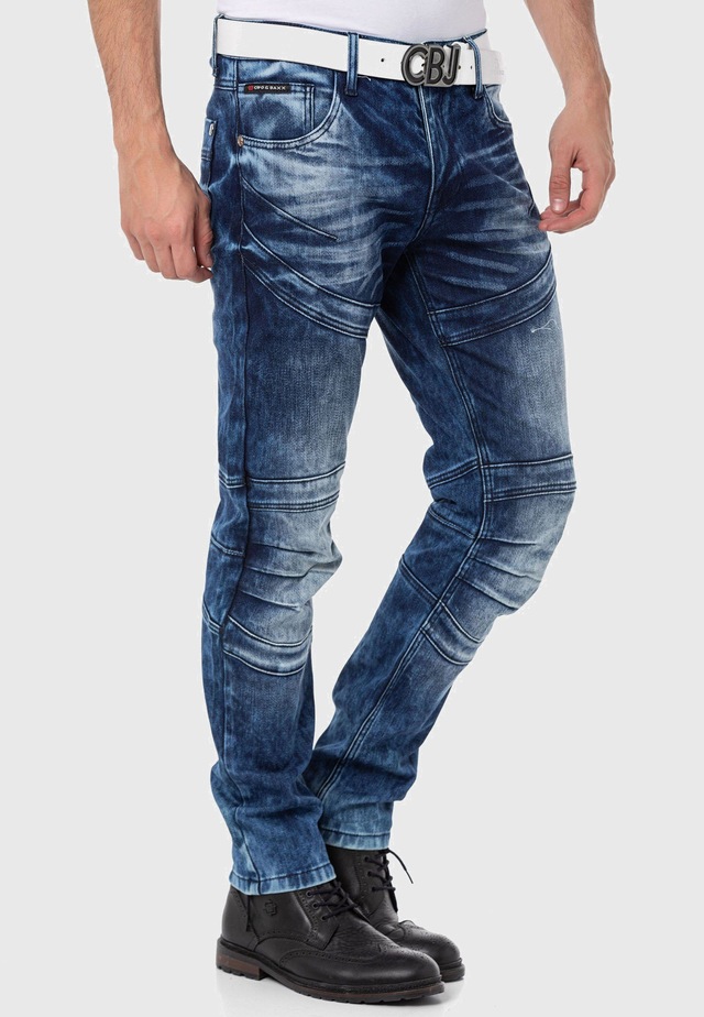 Cipo & Baxx 5-Pocket-Jeans »CD876« mit stylischer Waschung