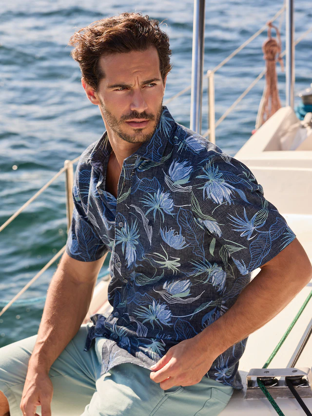 LERROS Kurzarmhemd »Casual Kurzarmhemd mit floralem Print aus leichtem Material«