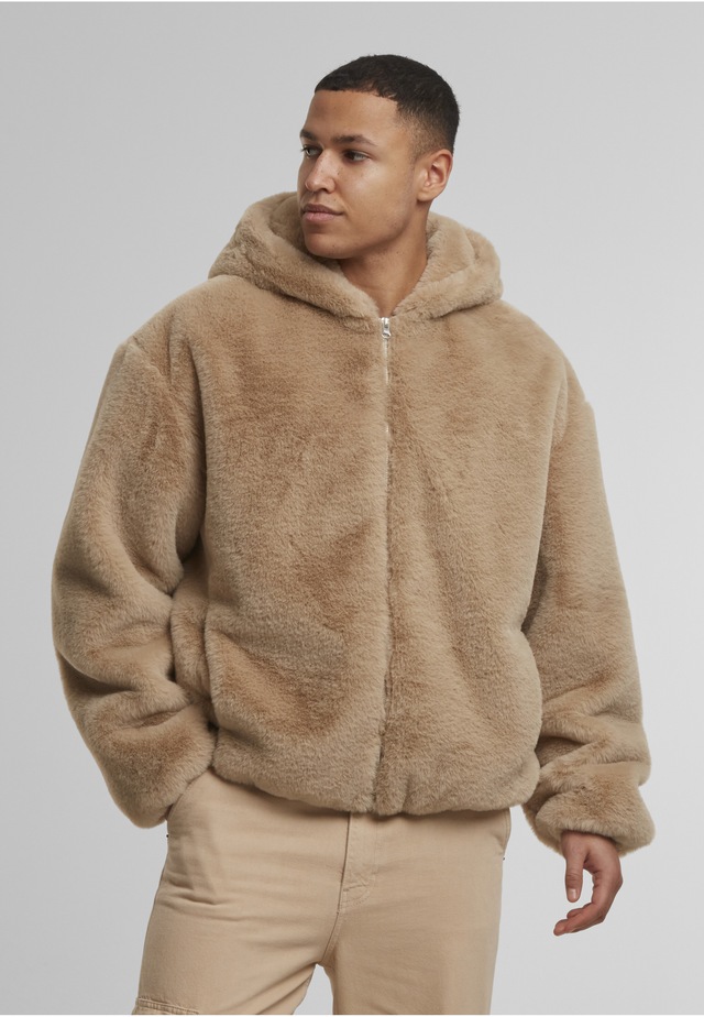 URBAN CLASSICS Kapuzenfleecejacke »Urban Classics Full Zip Faux Fur Hoodie« 1 Stk. tlg. mit Kapuze