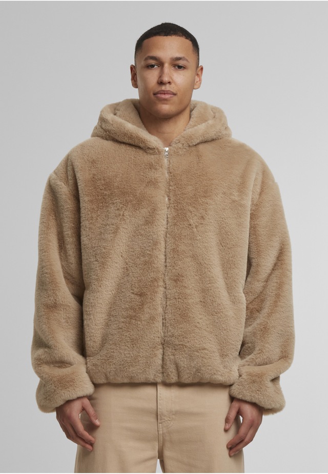URBAN CLASSICS Kapuzenfleecejacke »Urban Classics Full Zip Faux Fur Hoodie« 1 Stk. tlg. mit Kapuze