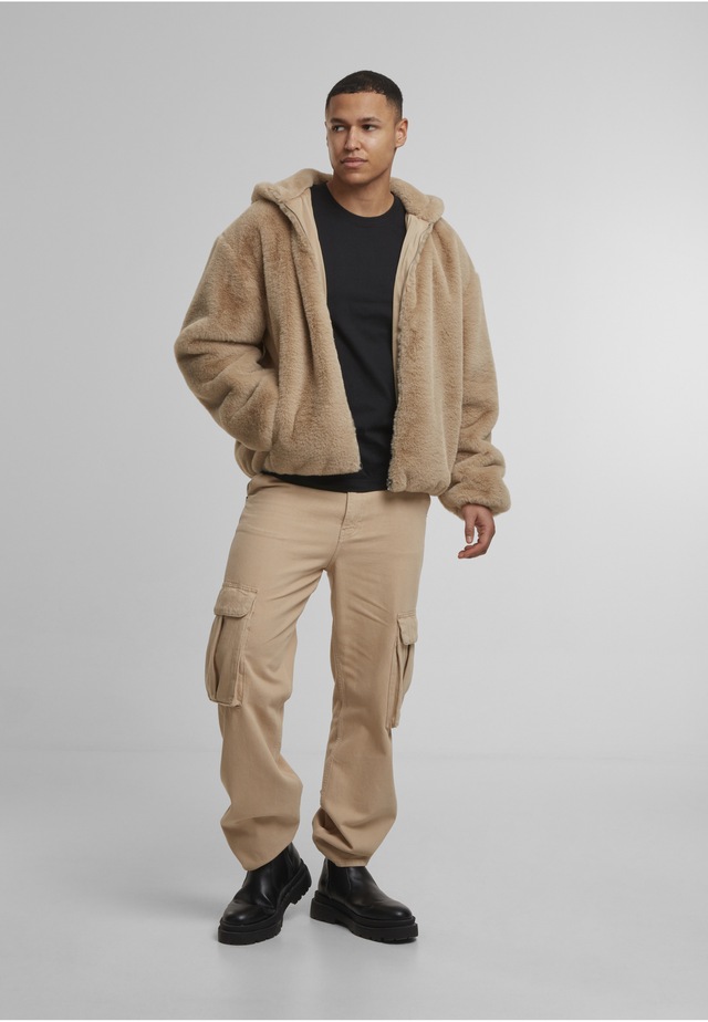URBAN CLASSICS Kapuzenfleecejacke »Urban Classics Full Zip Faux Fur Hoodie« 1 Stk. tlg. mit Kapuze