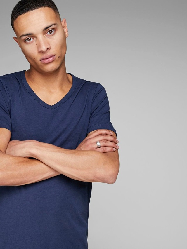 Jack & Jones T-Shirt »SLIM- FIT BASIC TEE V-NECK« mit V-Ausschnitt