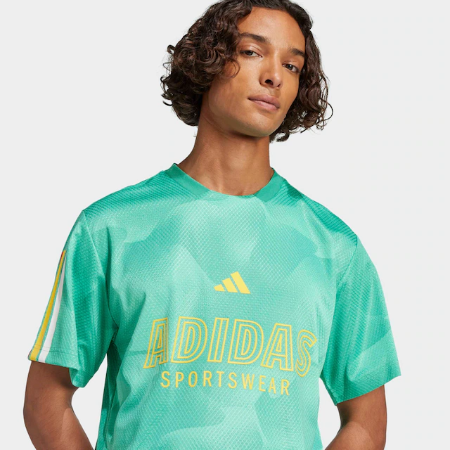 adidas Sportswear T-Shirt »HOUSE OF TIRO NATIONS PACK« sportlicher Schnitt, kurze Ärmel, mit Grafik und Allover-Print