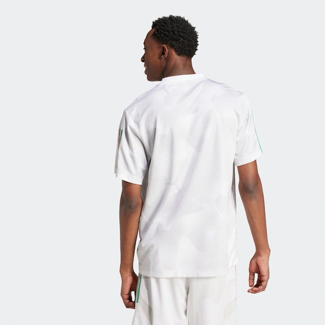 adidas Sportswear T-Shirt »HOUSE OF TIRO NATIONS PACK« sportlicher Schnitt, kurze Ärmel, mit Grafik und Allover-Print
