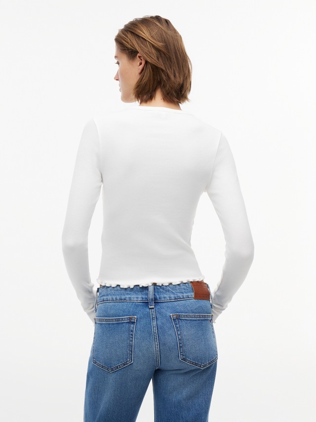 Tommy Jeans Langarmshirt »TJW SLIM SH LETTUCE EDGE RIB LS« mit gerippter Struktur, gewellter Saum