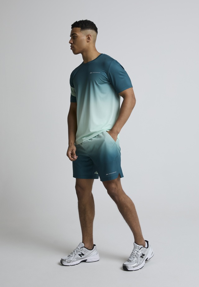 Monterrain Trainingsshorts »Monterrain DISTANCE OMBRE WOVEN SHORT«
