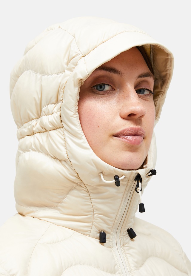 Peak Performance Steppjacke »W Helium Down Hood Jacket« mit sportivem Design