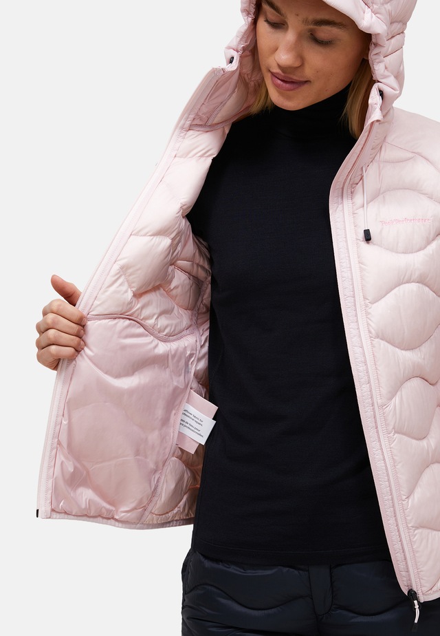 Peak Performance Steppjacke »W Helium Down Hood Jacket« mit sportivem Design