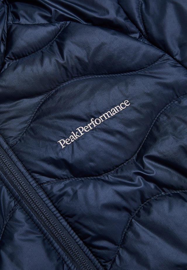 Peak Performance Steppjacke »W Helium Down Hood Jacket« mit sportivem Design