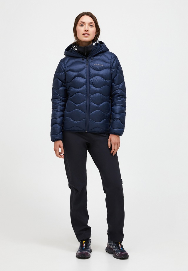 Peak Performance Steppjacke »W Helium Down Hood Jacket« mit sportivem Design