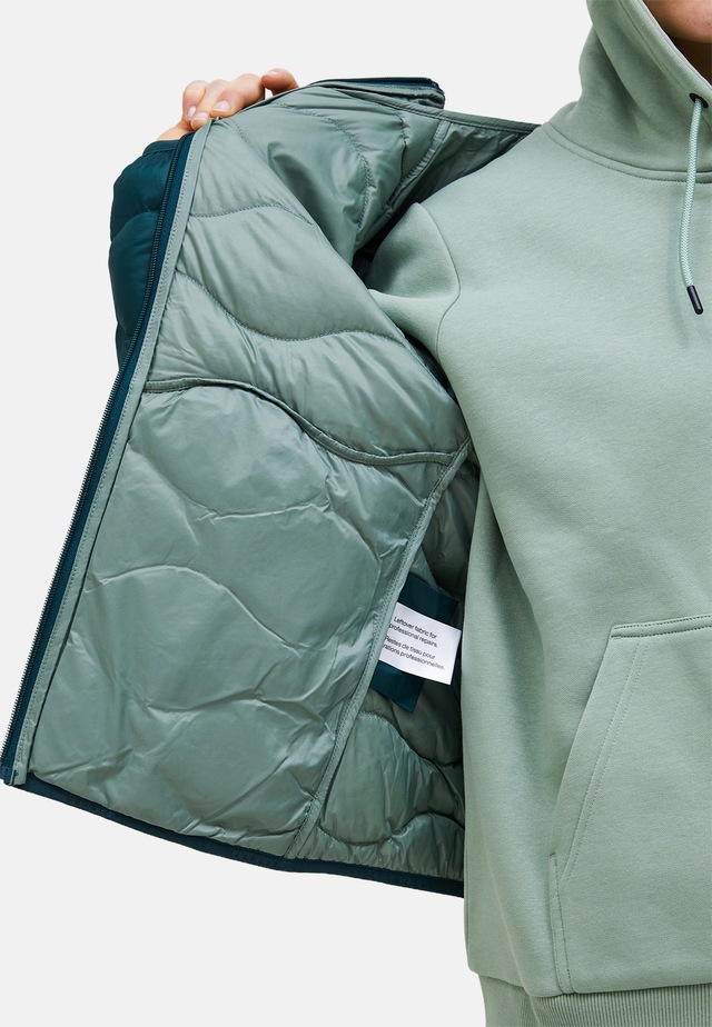 Peak Performance Steppjacke »W Helium Down Hood Jacket« mit sportivem Design