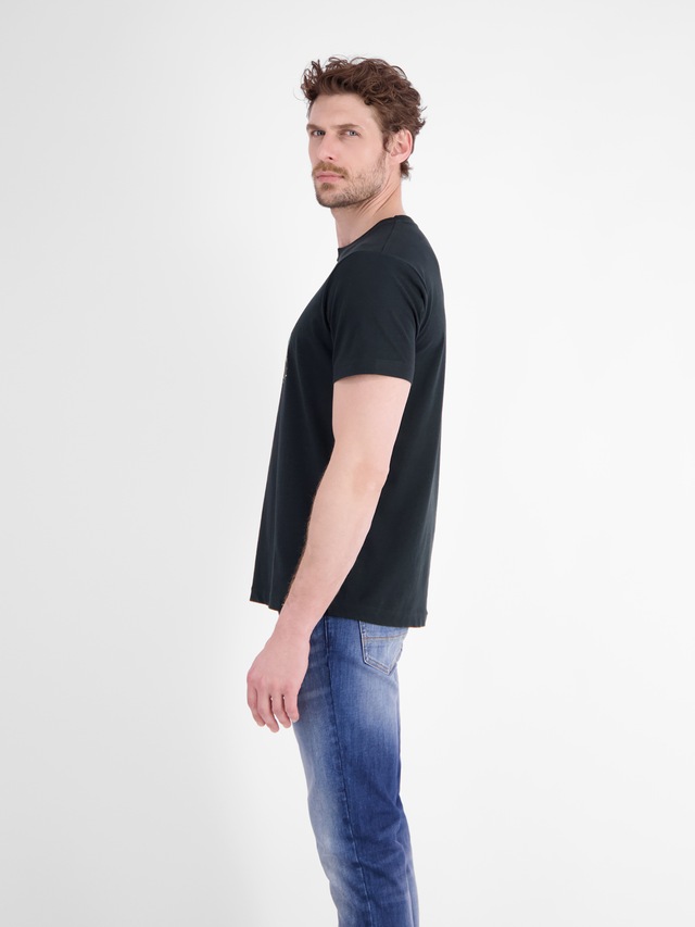 LERROS T-Shirt »T-Shirt aus Baumwolle mit lässigem Frontprint und O-Neck«