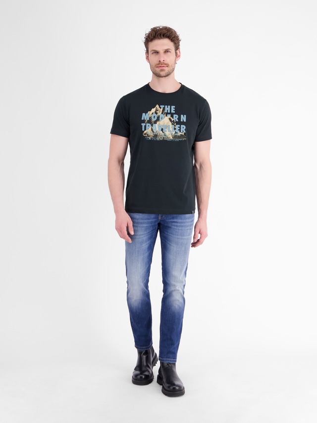 LERROS T-Shirt »T-Shirt aus Baumwolle mit lässigem Frontprint und O-Neck«