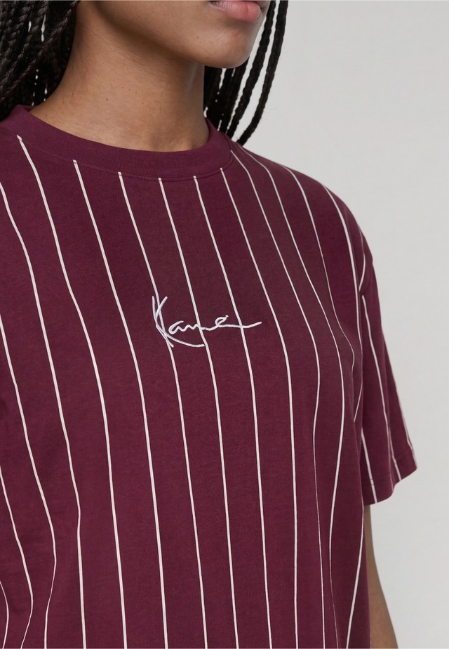 Karl Kani T-Shirt »Karl Kani Small Signature Essential Pinstripe OS Tee« 1