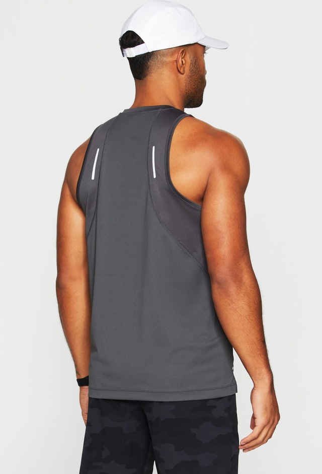Fabletics Funktionsshirt »Fabletics TANK THE O2 TANK« mit Autolichtreflektoren
