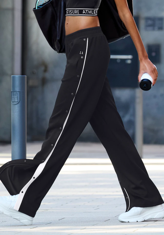 LASCANA ACTIVE Jogginghose mit seitlicher Knopfleiste, Sweathose, Relaxhose, Baggy Pants
