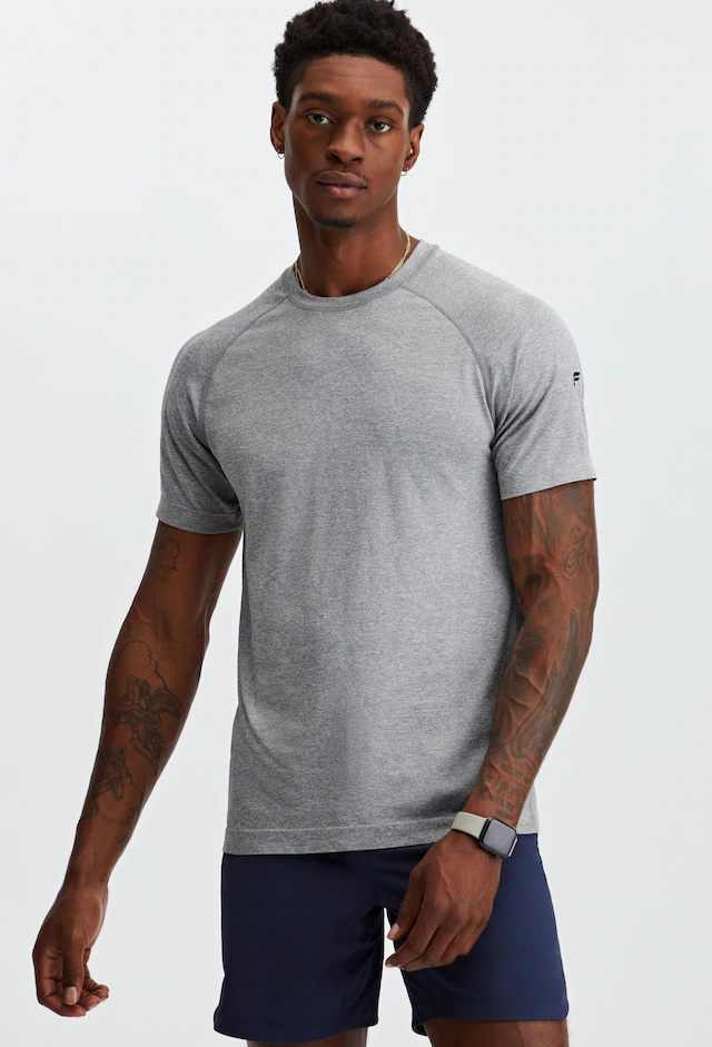 Fabletics T-Shirt »Fabletics TEE The Training Day« aus ultraleichtem, schweißableitenden Performance-Stoff
