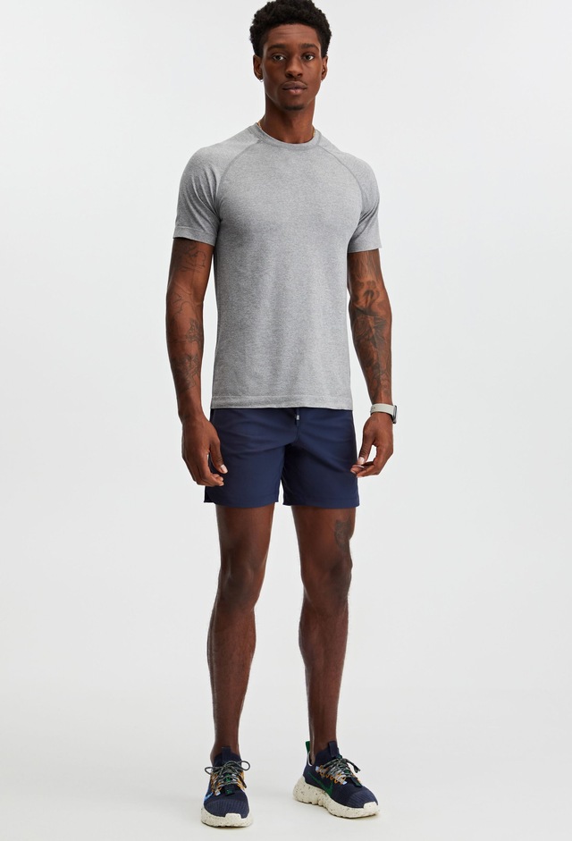 Fabletics T-Shirt »Fabletics TEE The Training Day« aus ultraleichtem, schweißableitenden Performance-Stoff