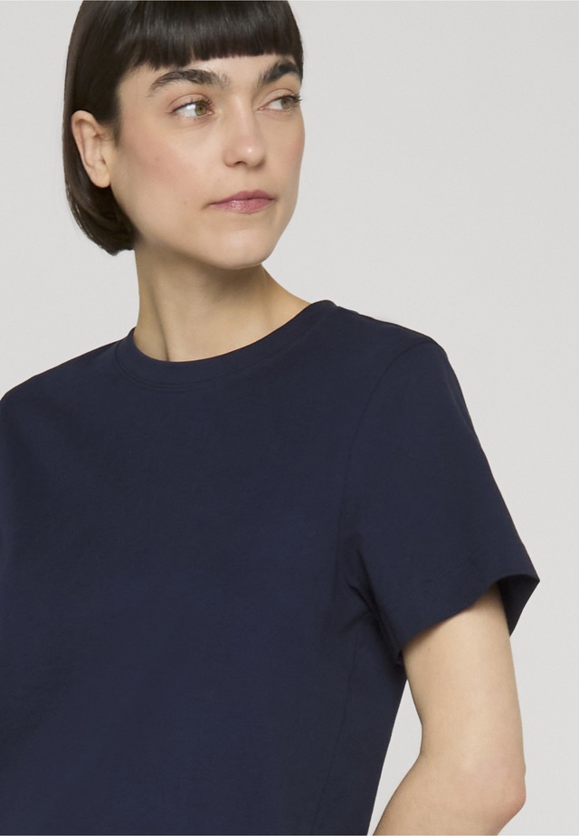 URBAN CLASSICS T-Shirt »Urban Classics Ladies Basic Boxy Tee« 1