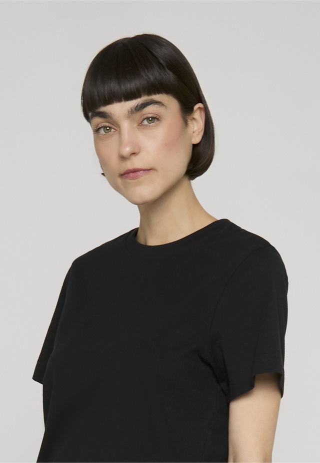 URBAN CLASSICS T-Shirt »Urban Classics Ladies Basic Boxy Tee« 1
