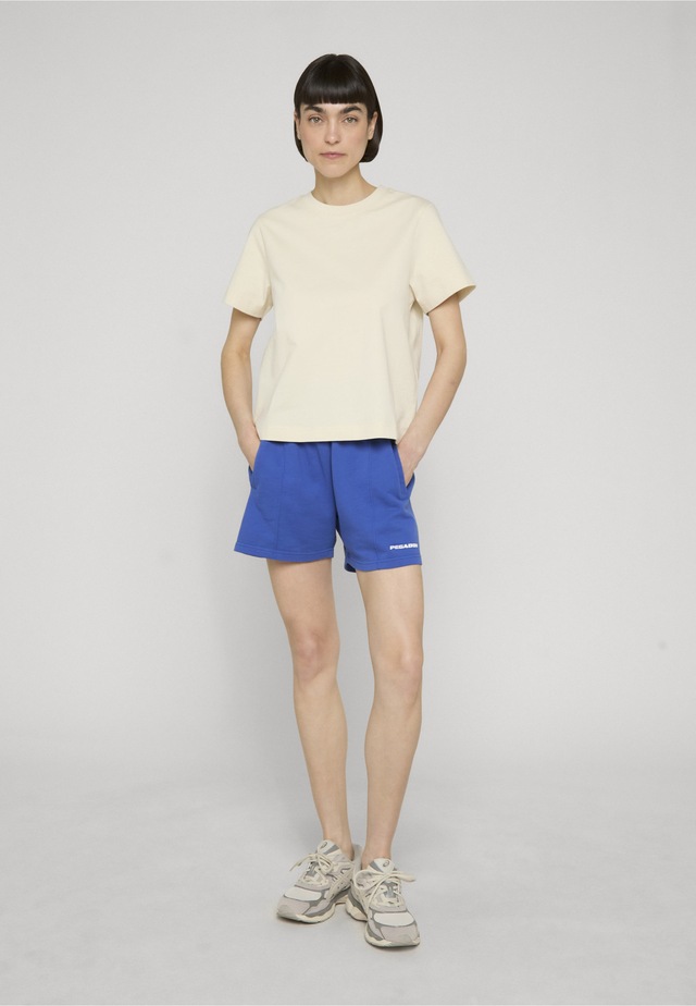 URBAN CLASSICS T-Shirt »Urban Classics Ladies Basic Boxy Tee« 1