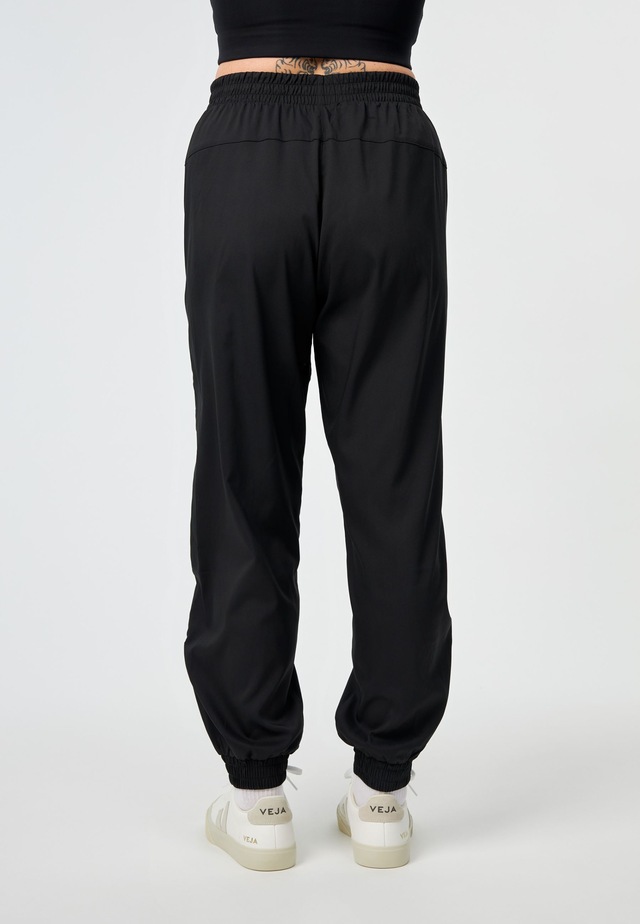 GIRLFRIEND COLLECTIVE Trekkinghose »Girlfriend Collective Summit Track Pant«