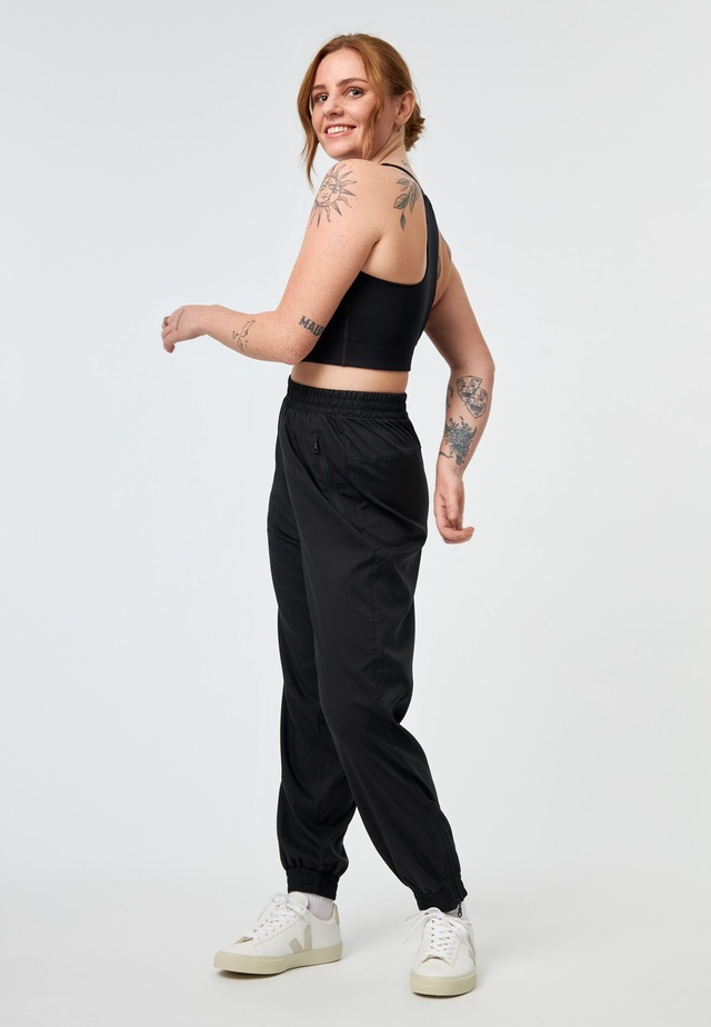 GIRLFRIEND COLLECTIVE Trekkinghose »Girlfriend Collective Summit Track Pant«