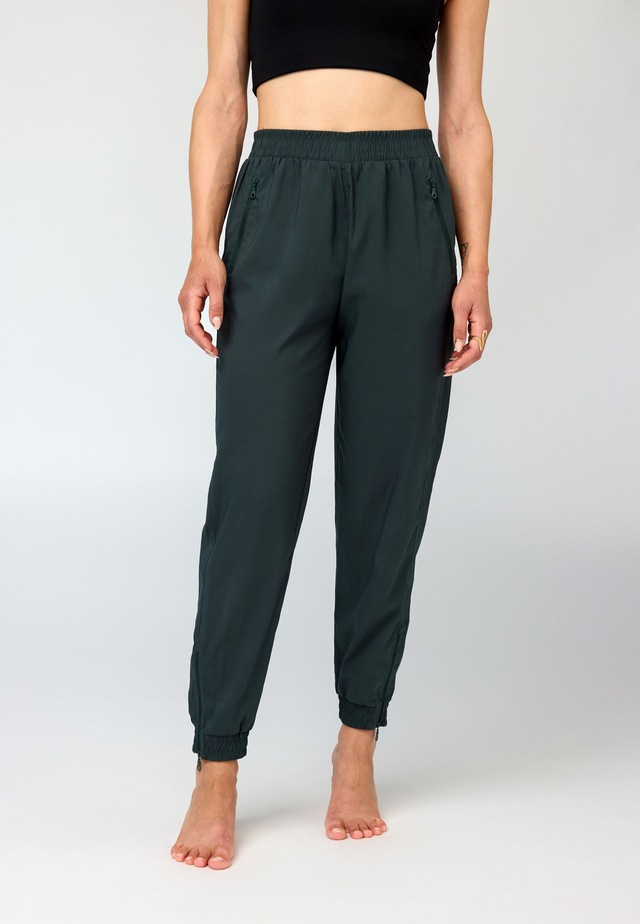 GIRLFRIEND COLLECTIVE Trekkinghose »Girlfriend Collective Summit Track Pant«