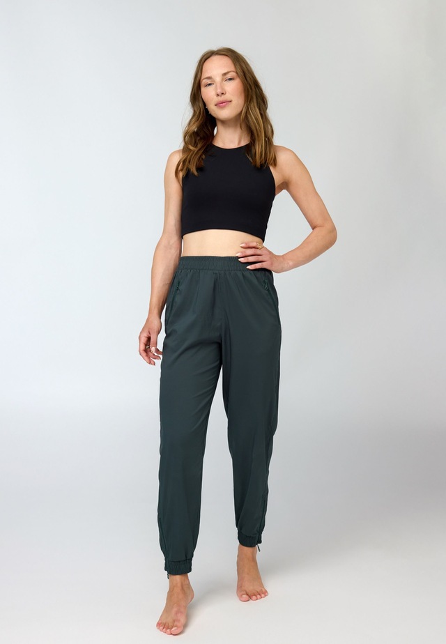 GIRLFRIEND COLLECTIVE Trekkinghose »Girlfriend Collective Summit Track Pant«