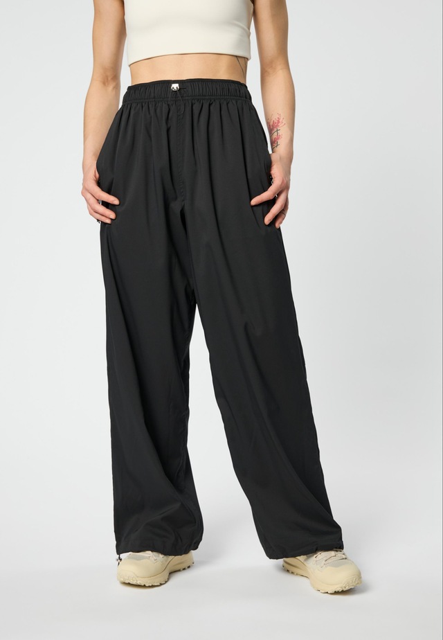 GIRLFRIEND COLLECTIVE Trekkinghose »Girlfriend Collective Amy Adjustable Pants«