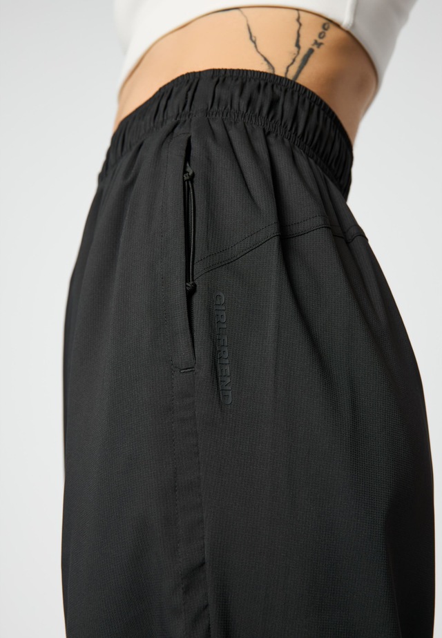 GIRLFRIEND COLLECTIVE Trekkinghose »Girlfriend Collective Amy Adjustable Pants«