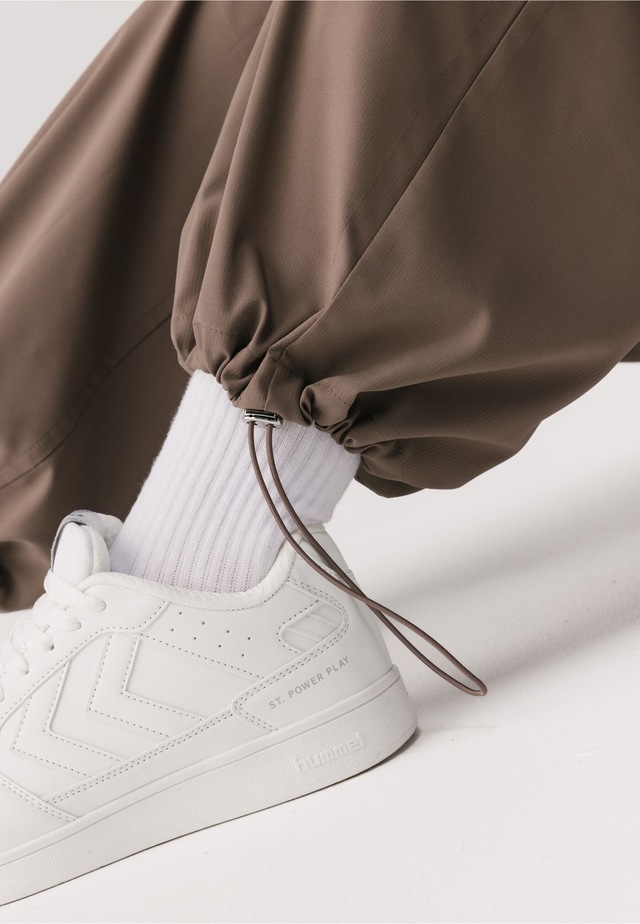 GIRLFRIEND COLLECTIVE Trekkinghose »Girlfriend Collective Amy Adjustable Pants«