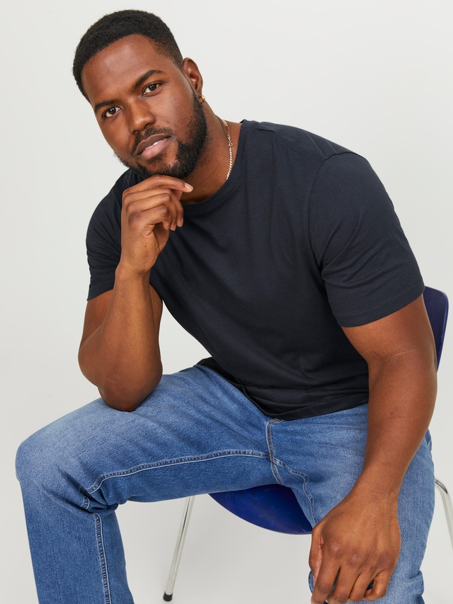 Jack & Jones PlusSize T-Shirt »NOA TEE« mit abgerundetem Saum, bis Größe 6XL