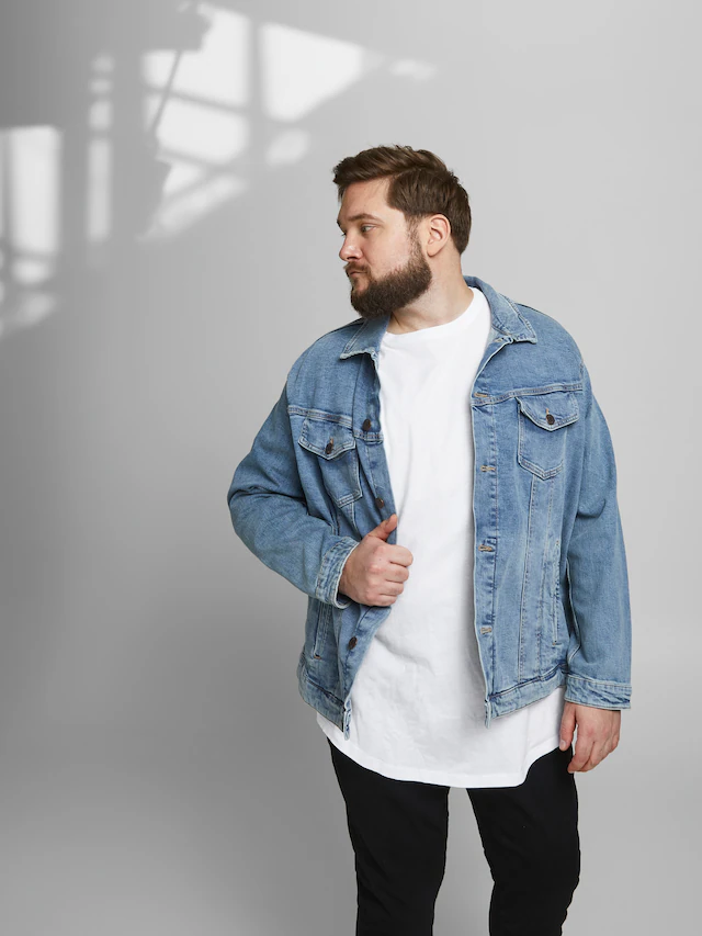 Jack & Jones PlusSize T-Shirt »NOA TEE« mit abgerundetem Saum, bis Größe 6XL