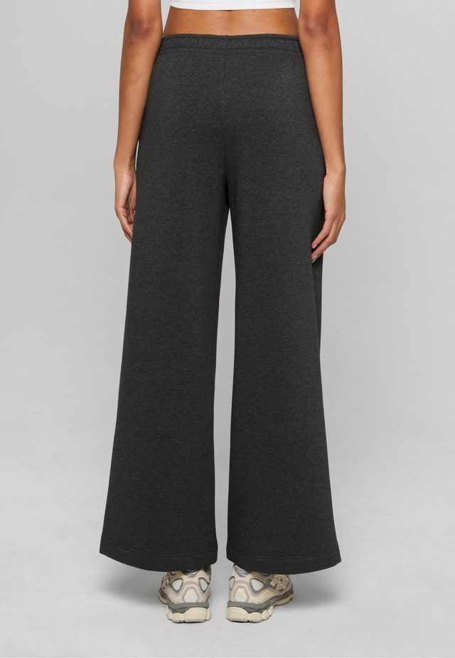 URBAN CLASSICS Jogginghose »Urban Classics Ladies Fluffy Wideleg Trackpants«