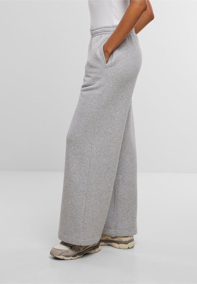 URBAN CLASSICS Jogginghose »Urban Classics Ladies Fluffy Wideleg Trackpants«
