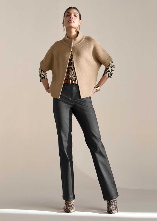 MADELEINE Regular-fit-Jeans »Jeans Beschichtete Slim-Jeans mit Nieten«