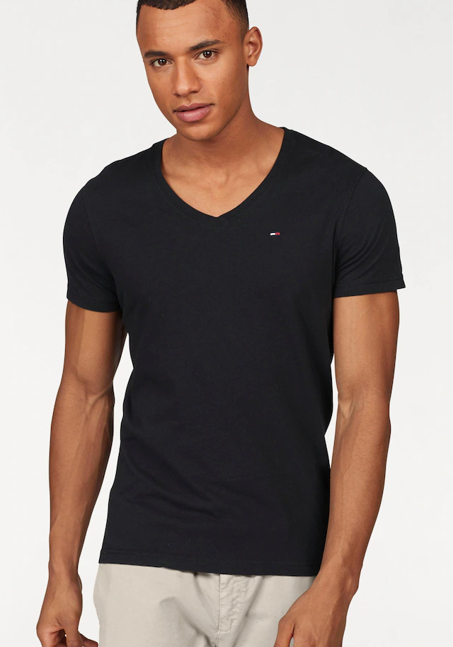 Tommy Jeans T-Shirt »TJM ORIGINAL JERSEY V NECK« mit V-Ausschnitt und dezenter Logo-Flag