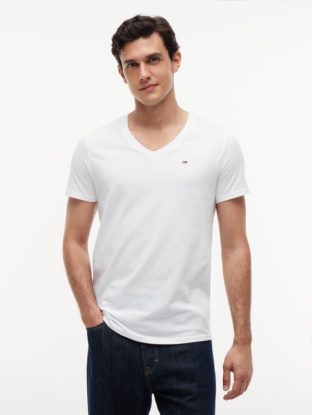 Tommy Jeans T-Shirt »TJM ORIGINAL JERSEY V NECK« mit V-Ausschnitt und dezenter Logo-Flag