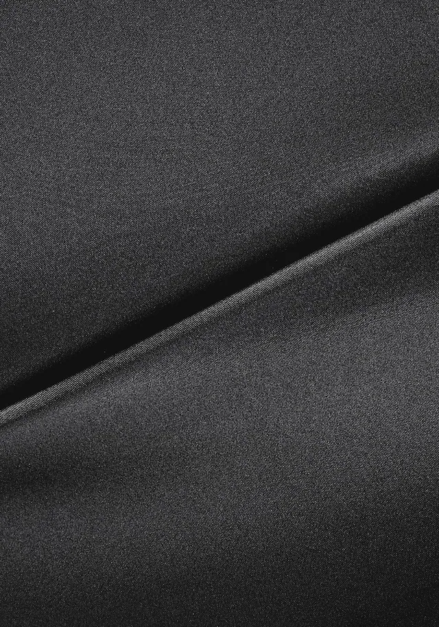 LASCANA Negligé aus edlem Satin-Stretch mit verführerischer Spitze