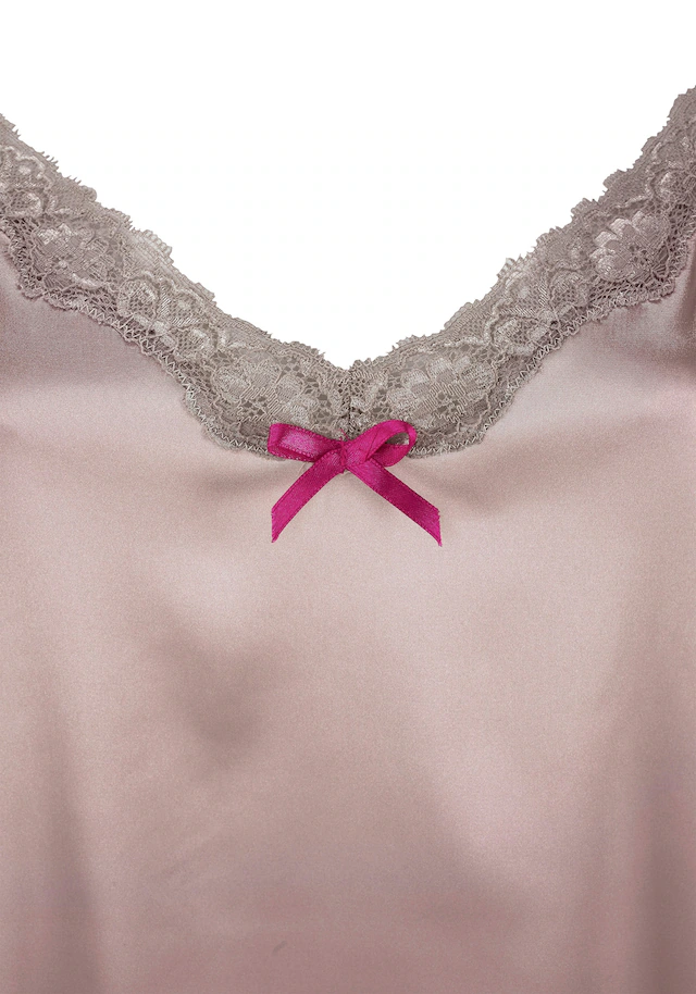 LASCANA Negligé aus edlem Satin-Stretch mit verführerischer Spitze