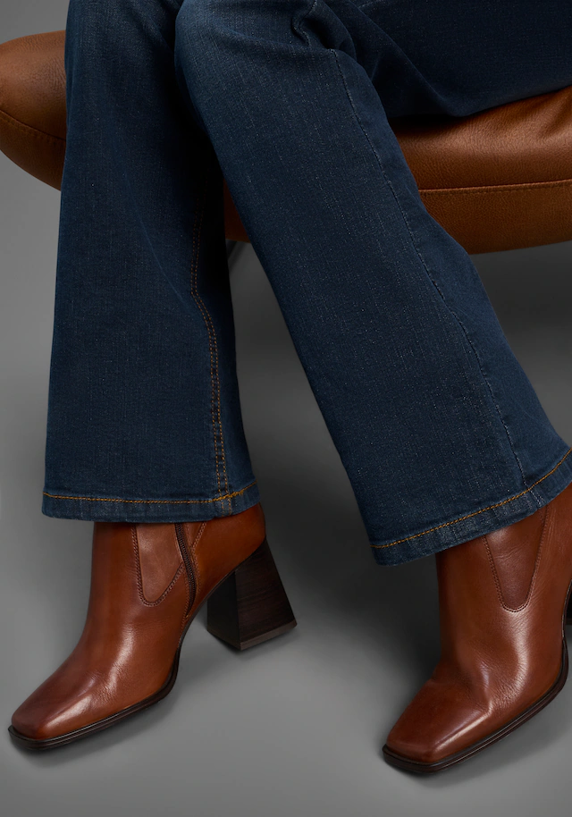 Arizona Bootcut-Jeans »Bund mit seitlichem Gummizugeinsatz« hohe Leibhöhe, Bootcut, mit Stretch, klassischer 5-Pocket-Style